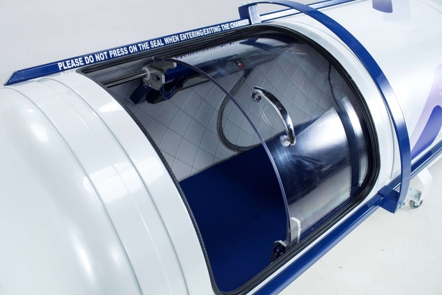 La fibromialgia è una delle malattie reumatiche più diffuse fra le donne del nostro Paese: l'ossigeno iperbarico, secondo una ricerca condotta dall'Università di Israele, è una delle cure più efficaci contro questa patologia. Nella foto, una camera iperbarica monoposto.